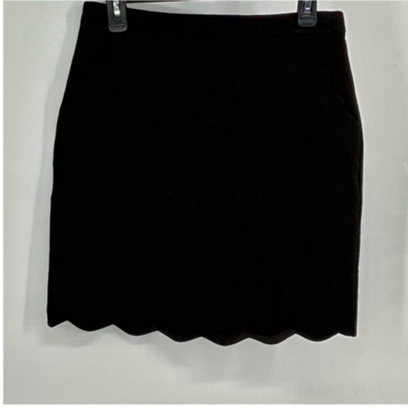 Skies Are Blue Dresses & Skirts - NWT Skies Are Blue Black Full Lined Scallop Trim Skirt Petites MP